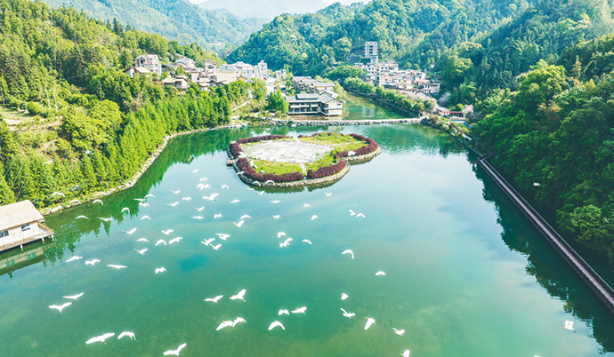 梧州市蒙山县长坪瑶族乡长坪村