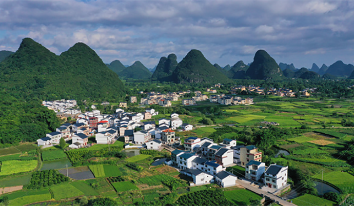 桂林市临桂区六塘镇岚岩村