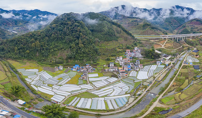 百色市乐业县新化镇百坭村